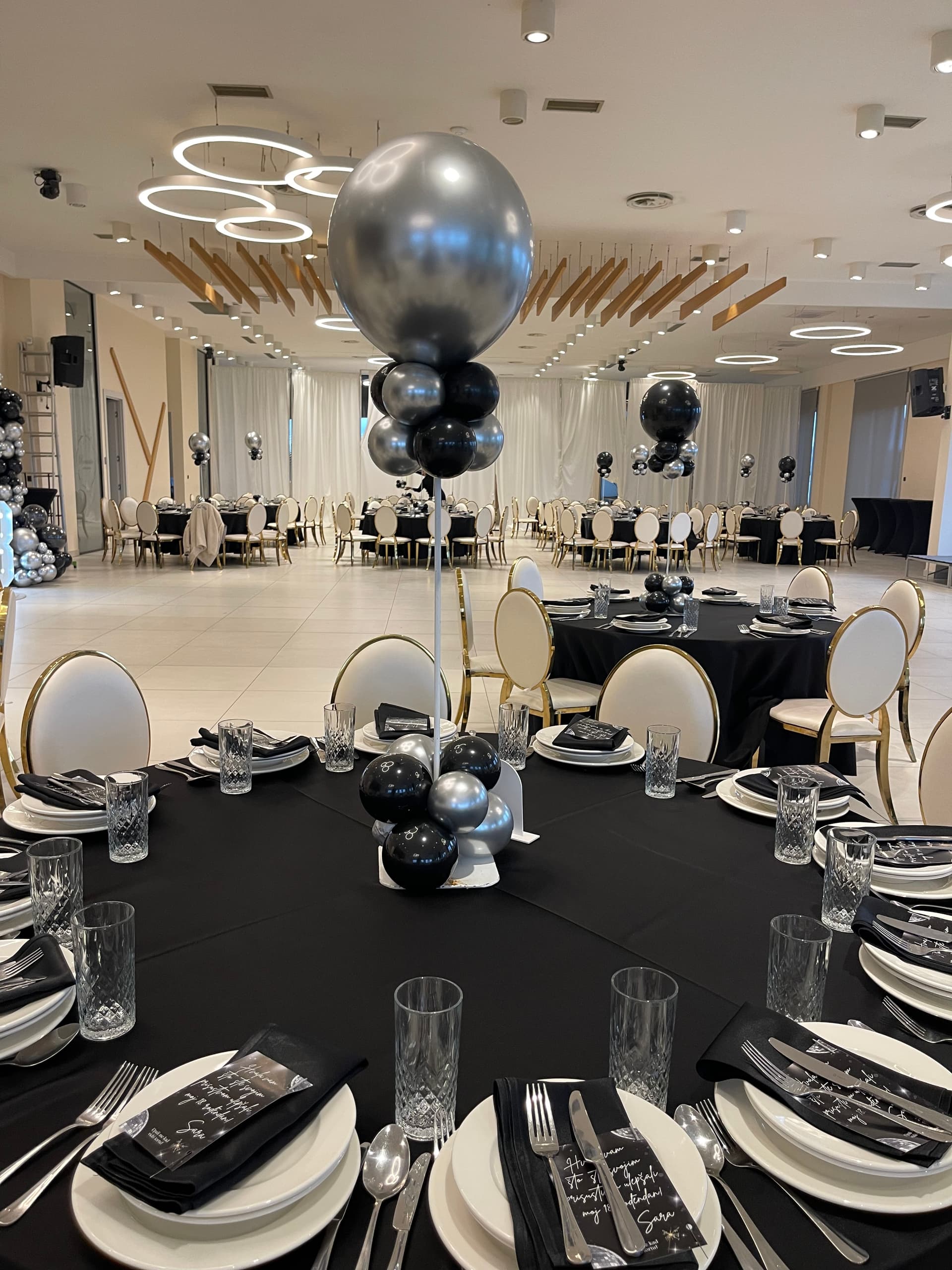 Dekoracije i buketi od srca - slika 18